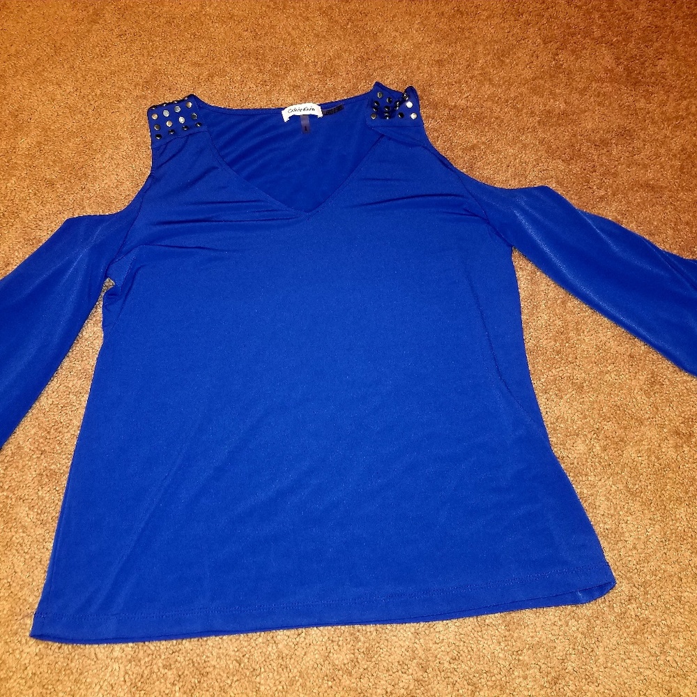 Cold shoulder bell sleeve top